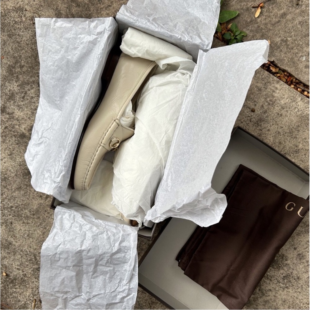 GUCCI LOAFERS NWT WHITE SIZE-8 
BOX INCLUDED - Picture 9 of 9